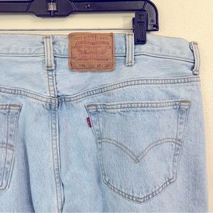 Vintage Levi’s 501 made in USA light wash jeans 42x30